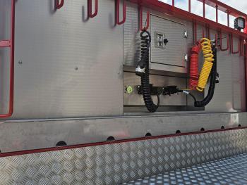 Scania R590 V8 8x2 / HMF 9520 CRANE - JIB - WINCH / TRACTOR